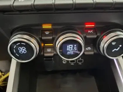 Photo 47 Renault Clio  TCe 90