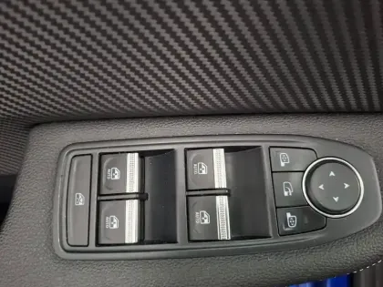 Photo 43 Renault Clio  E-Tech 140 - 21