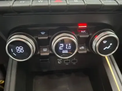 Photo 48 Renault Clio  E-Tech 140 - 21