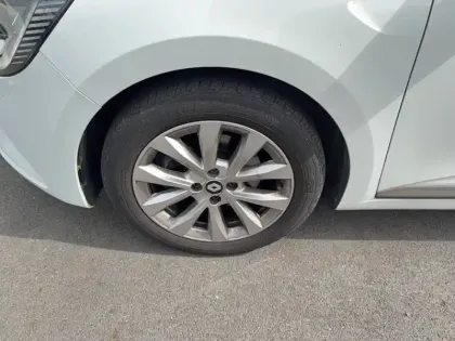 Photo 8 Renault Clio  Blue dCi 100