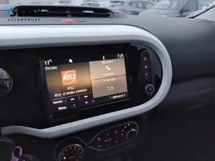 Photo 14 Renault Twingo  III Achat Intégral - 21