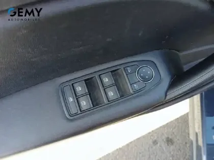 Photo 11 Renault Captur  E-Tech full hybrid 145