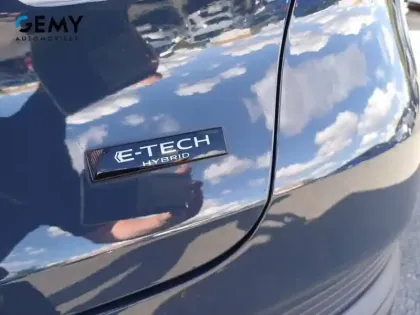 Photo 17 Renault Captur  E-Tech full hybrid 145
