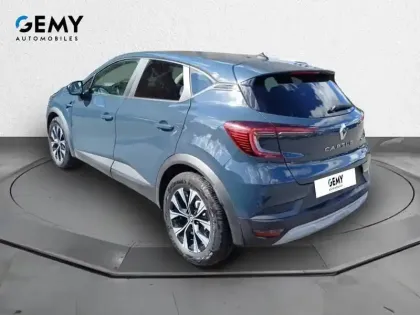 Photo 6 Renault Captur  E-Tech full hybrid 145