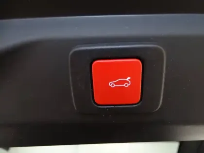 Photo 9 Peugeot 3008  1.2 Hybrid 136ch GT e-DCS6