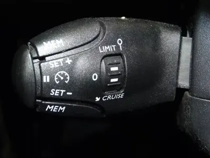 Photo 14 Peugeot 2008  1.2 PureTech 100ch S&S Allure
