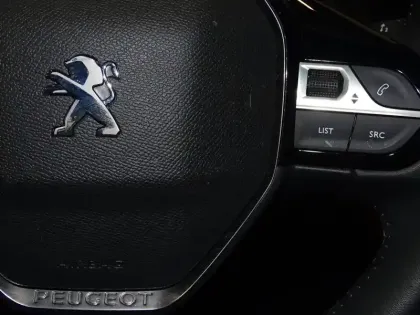 Photo 13 Peugeot 2008  1.2 PureTech 100ch S&S Allure