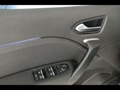 Photo 11 Renault Captur  1.6 E-Tech hybride 145ch Techno Fast Track