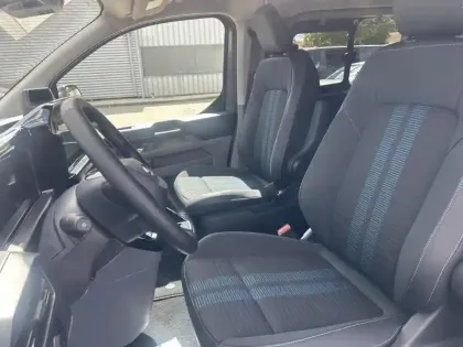 Photo 9 Ford Custom Transit  Fg 320 L2H1 2.5 Duratec 232ch Hybride rechargeable Sport CVT