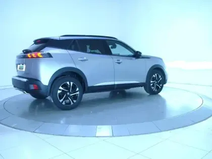 Photo 25 Peugeot 2008  PureTech 130 S&S BVM6