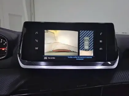 Photo 40 Peugeot 2008  PureTech 130 S&S BVM6