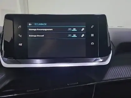Photo 43 Peugeot 2008  PureTech 130 S&S BVM6