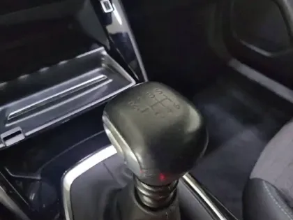 Photo 34 Peugeot 2008  PureTech 130 S&S BVM6