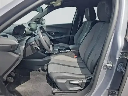 Photo 10 Peugeot 2008  PureTech 130 S&S BVM6
