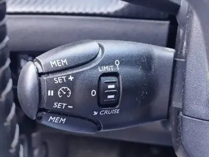 Photo 19 Peugeot 2008  Electrique 136 ch