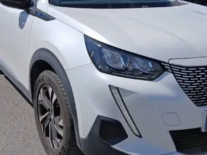 Photo 15 Peugeot 2008  Electrique 136 ch