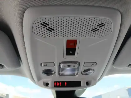 Photo 14 Peugeot 2008  Electrique 136 ch