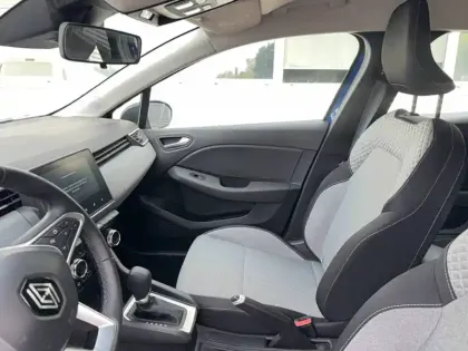 Photo 9 Renault Clio  E-Tech full hybrid 145