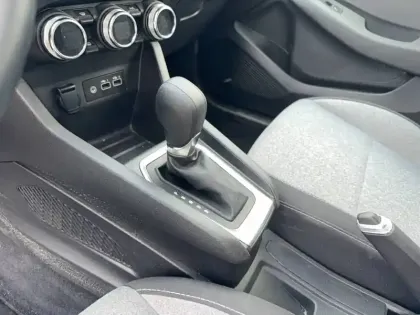 Photo 7 Renault Clio  E-Tech full hybrid 145