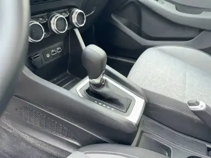 Photo 8 Renault Clio  E-Tech full hybrid 145
