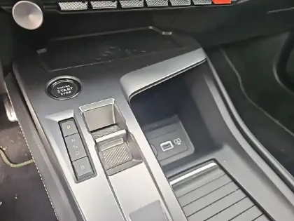 Photo 13 Peugeot 408  PHEV 225 e-EAT8
