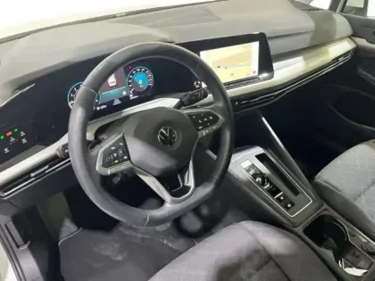 Photo 8 Volkswagen Golf 1.4 Hybrid Rechargeable OPF 204 DSG6 Style 1st