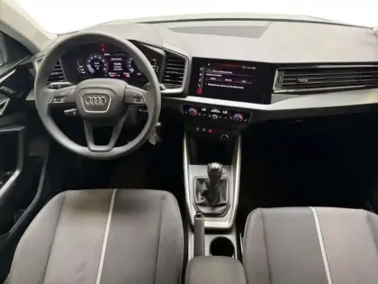Photo 7 Audi A1 25 TFSI 95 ch BVM5 Design