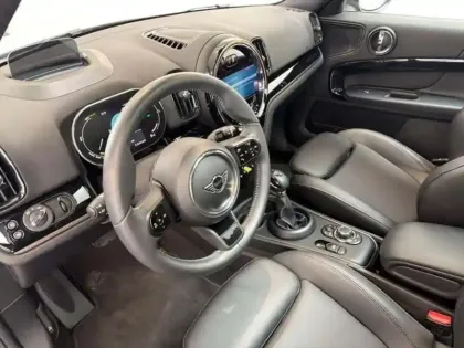 Photo 8 Mini Countryman MINI F60 LCI 125 - 95 ch ALL4 BVA6 Cooper SE Edition Premium Plus