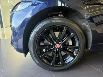 Photo 5 Jaguar F-Pace  P400e Plug-in-Hybrid R-Dynamic SE BVA8 AWD