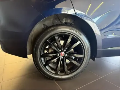 Photo 6 Jaguar F-Pace  P400e Plug-in-Hybrid R-Dynamic SE BVA8 AWD