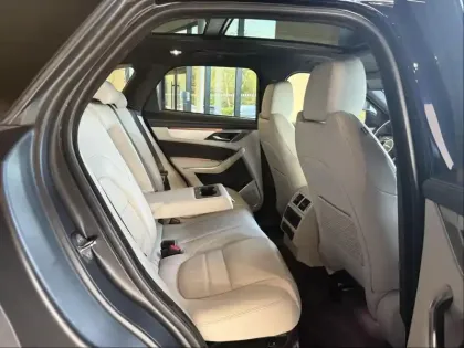 Photo 11 Jaguar F-Pace  P400e Plug-in-Hybrid R-Dynamic SE BVA8 AWD
