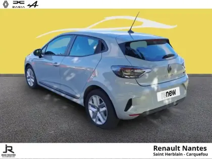 Photo 6 Renault Clio  1.6 E-Tech 145ch full hybrid Evolution - 24