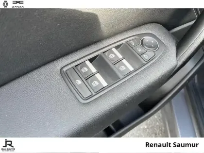 Photo 14 Renault Captur  1.6 E-Tech hybride 145ch Techno