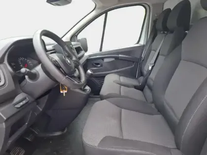 Photo 13 Renault Trafic  Fg L1H1 2T8 2.0 Blue dCi 110ch Advance -24