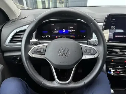 Photo 13 Volkswagen T-roc  1.0 TSI 110ch Life