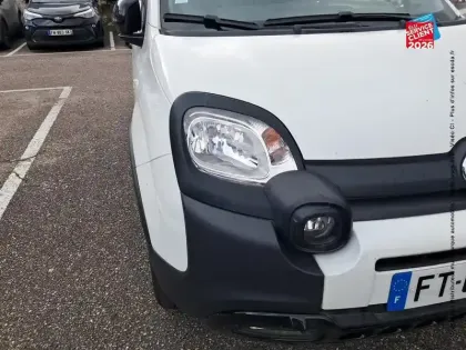 Photo 12 Fiat Panda  1.0 70ch BSG S&S City Cross Elysia Euro6D
