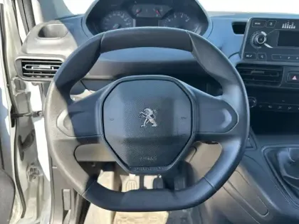 Photo 11 Peugeot Partner  Standard 650kg BlueHDi 75ch Premium 4cv