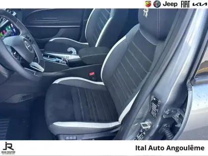 Photo 8 Alfa Romeo Junior  Elettrica 156ch 54kWh Sport Speciale