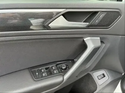 Photo 9 Volkswagen Tiguan  2.0 TDI 150ch Elegance DSG7