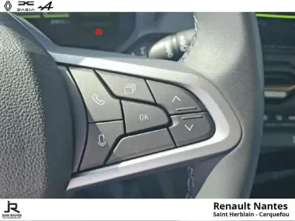 Photo 13 Dacia Duster  1.6 hybrid 140ch Extreme