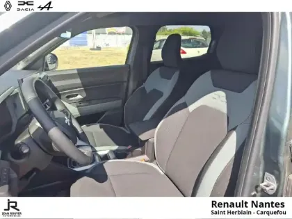 Photo 10 Dacia Duster  1.6 hybrid 140ch Extreme