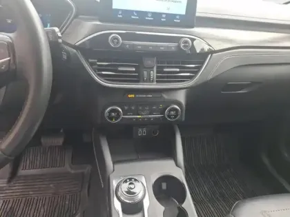 Photo 29 Ford Kuga  2.5 Duratec 190ch FHEV E85 Vignale BVA