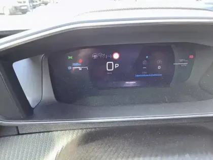 Photo 9 Peugeot 2008  Hybrid 145 ch e-DCS6