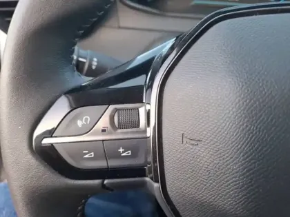 Photo 24 Peugeot 208  Electrique 50 kWh 136ch