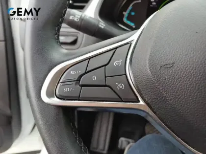 Photo 13 Renault Captur  E-Tech full hybrid 145