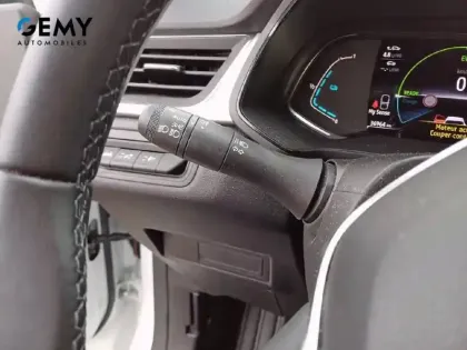 Photo 14 Renault Captur  E-Tech full hybrid 145