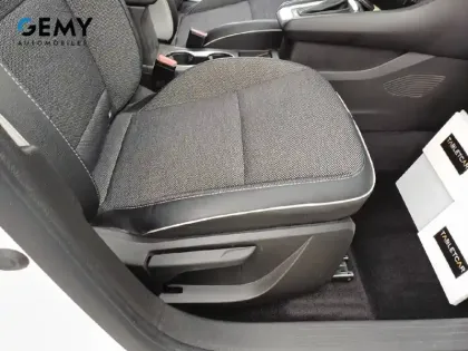 Photo 22 Renault Captur  E-Tech full hybrid 145