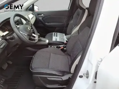 Photo 8 Renault Captur  E-Tech full hybrid 145
