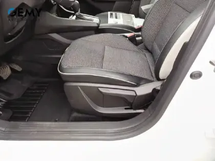 Photo 21 Renault Captur  E-Tech full hybrid 145