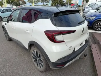 Photo 19 Renault Captur  E-Tech full hybrid 145